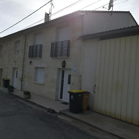 Gite Du Vignoble Sidky Lussac  Kültér fotó